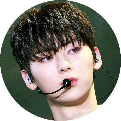 황민현 image