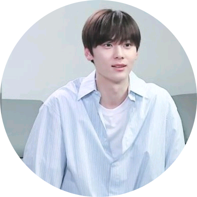 황민현 image