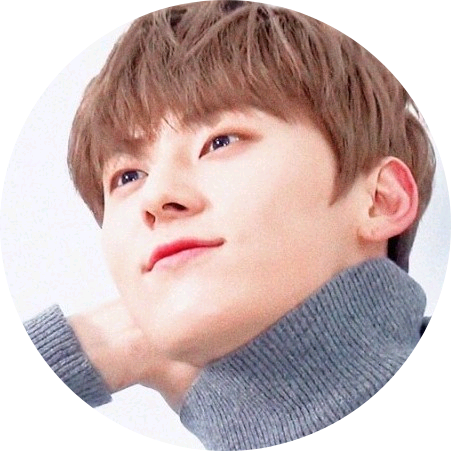 황민현 image