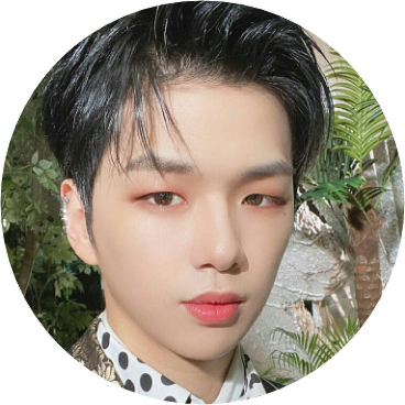 헌터(강다니엘) image