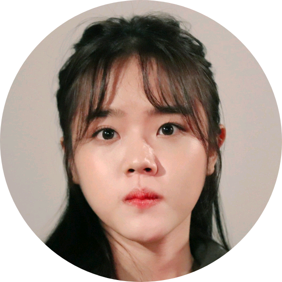 인형의 신(김향기) image