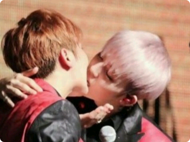 Who wants to kiss me? thumbnail