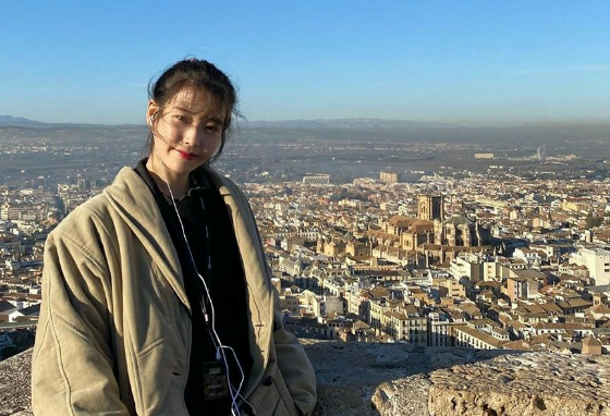 時尚模特兒 IU thumbnail