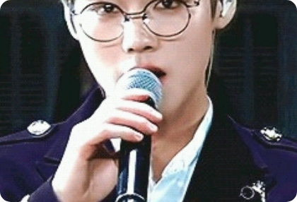 我童年时的男朋友看起来像个男人 thumbnail