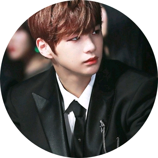 안경 벗은 강의건 image