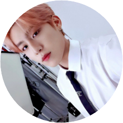 우진(섯째) image