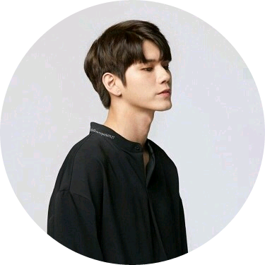 옹성우 image
