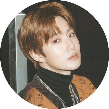 (18)김 준면 image