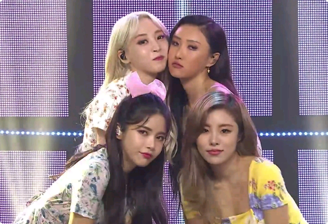 La salle publique de Mampesi. thumbnail