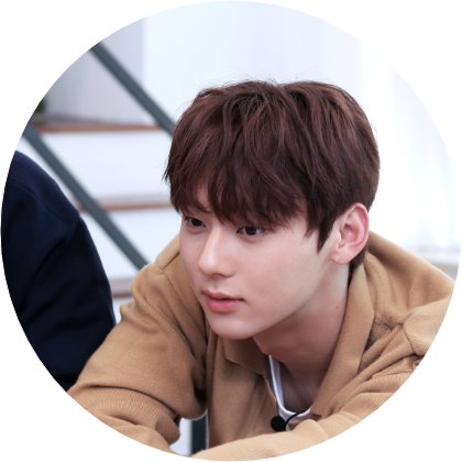 황민현 image