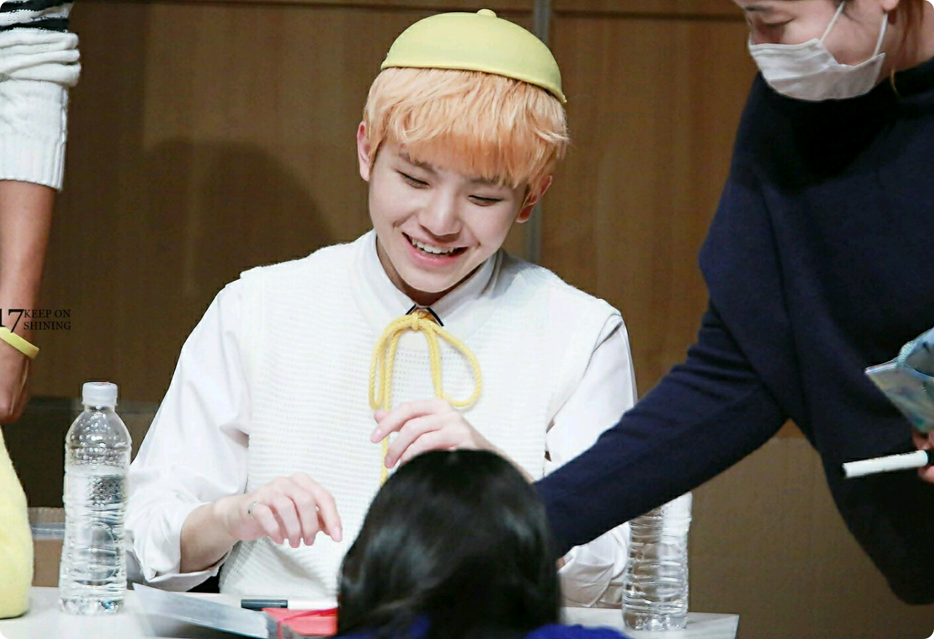 我在參加粉絲簽名會時被人打了一巴掌。 thumbnail