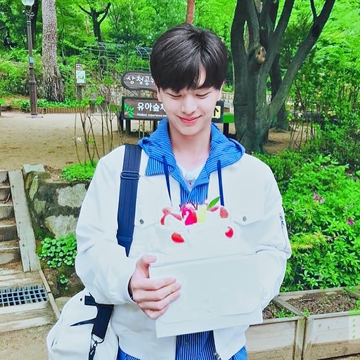 육성재(선생님) image