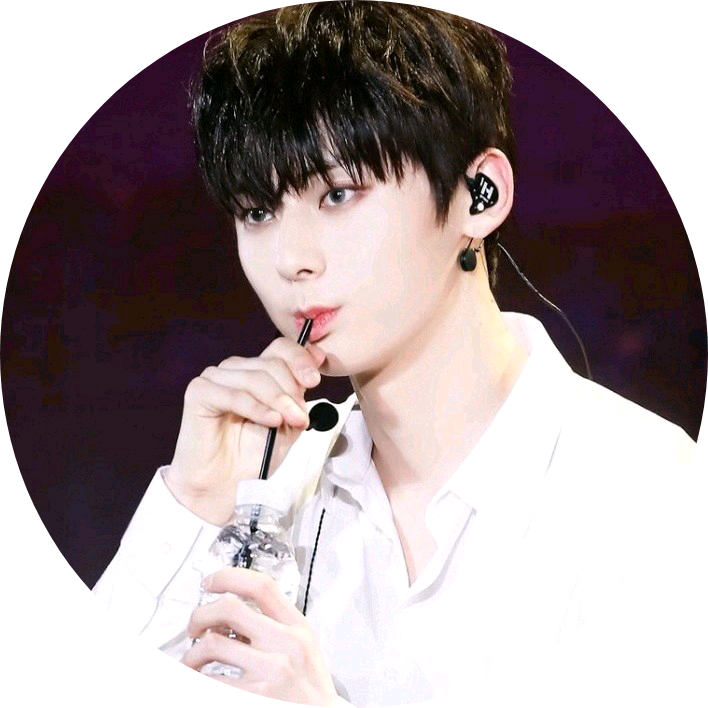 황민현 image