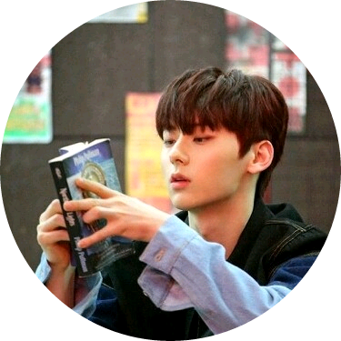 황민현 image