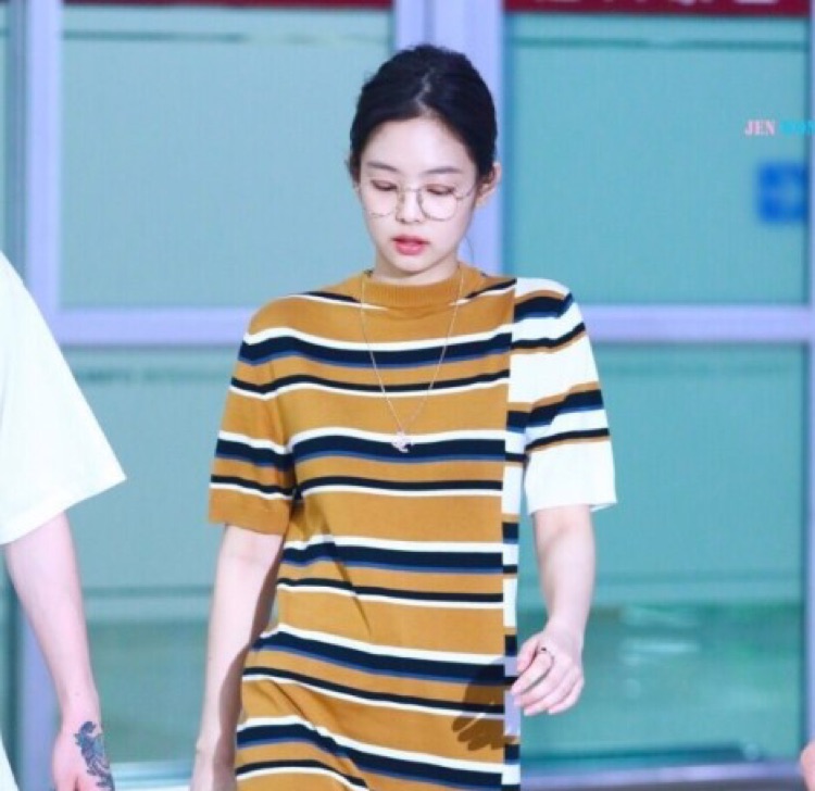 17세 연습생 김제니  thumbnail