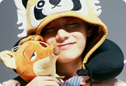 BTS đã nhận nuôi một sinh vật nửa người nửa thú. thumbnail