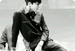 这就是一个性感魔王的样子 thumbnail