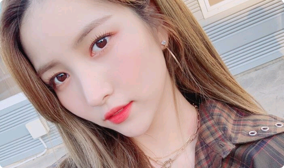 年轻男子 thumbnail