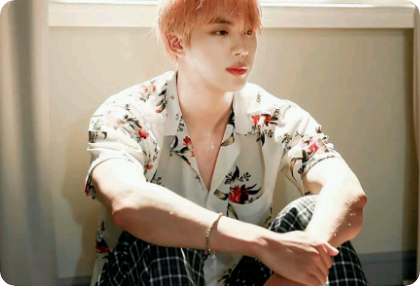 在月光下，仙女的臉總是扭曲變形。 thumbnail