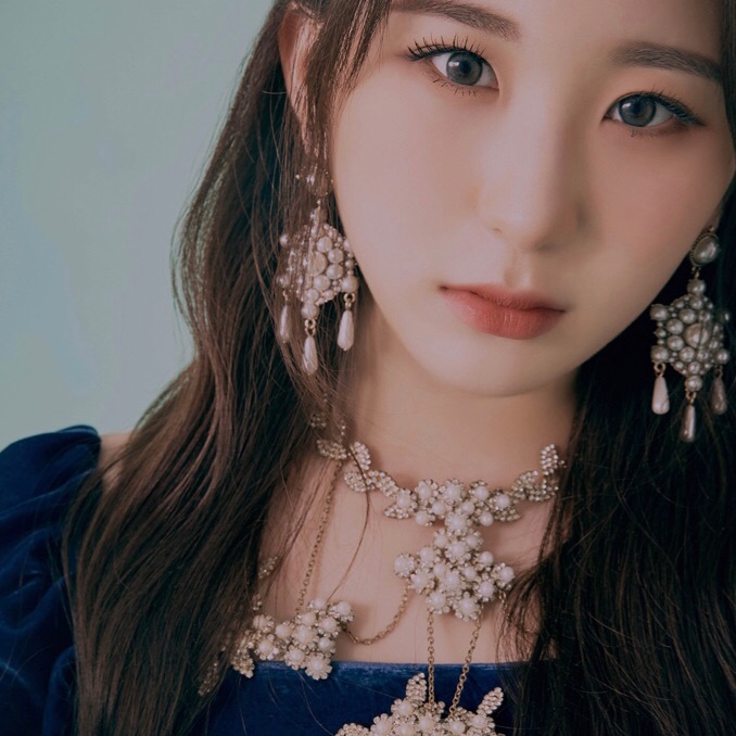 이채연 image