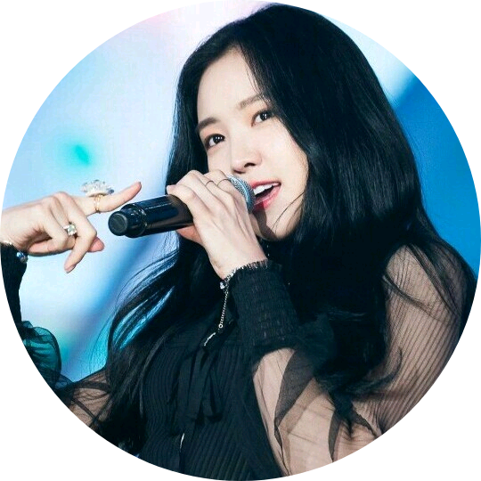 손나은 image