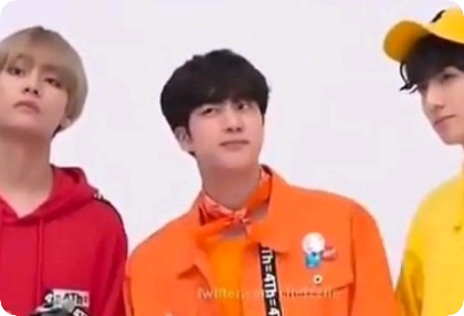 Jeongjin, Byujin, / Karena mereka saling berpelukan dan saling mendorong menjauh. thumbnail