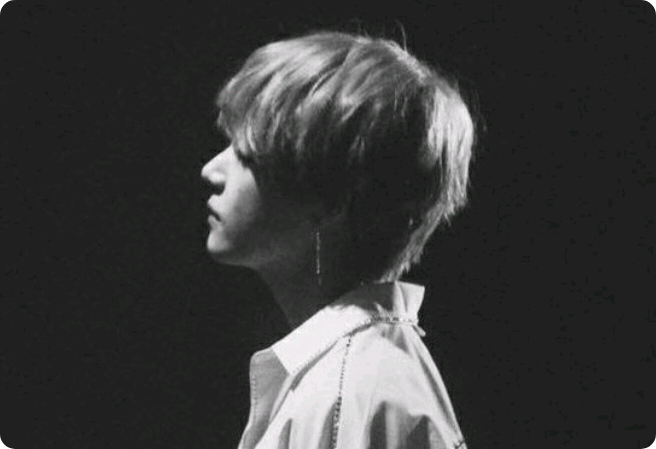 "This is BTS's new member, Kim Taehyung." thumbnail