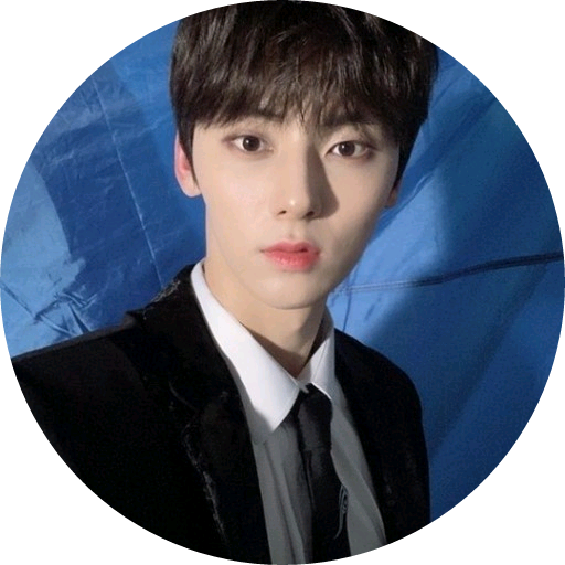황민현 image