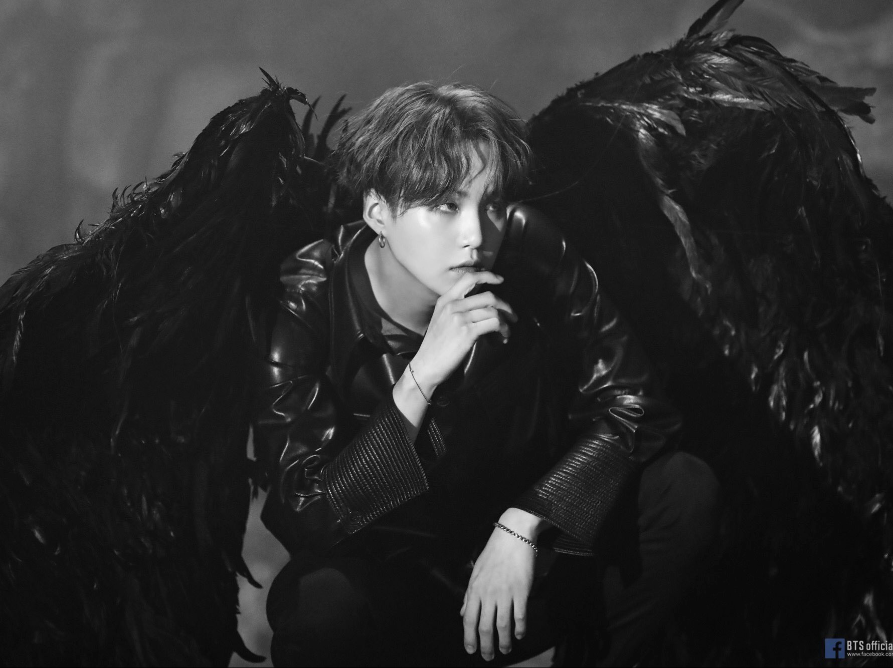 민 윤 기 image