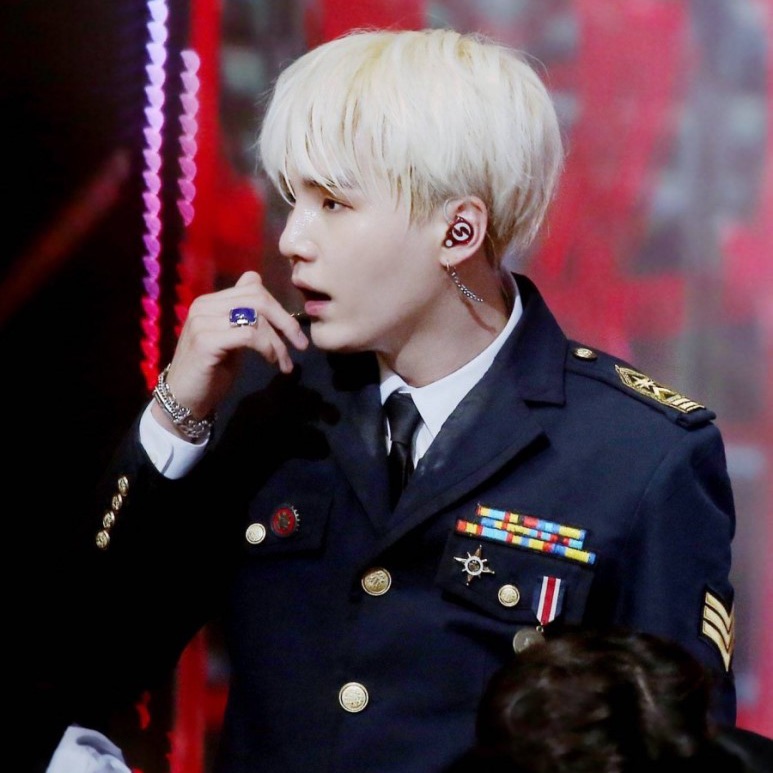 민윤기 | 경위 image