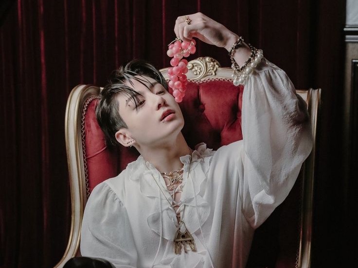 Wolf in the Moonlight thumbnail