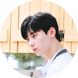 황민현 image