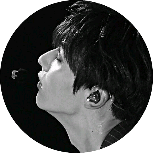 황민현 image