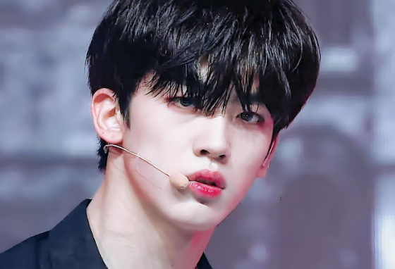 Camarero Gu Yeo-ju x Club Man Kim Yo-han thumbnail