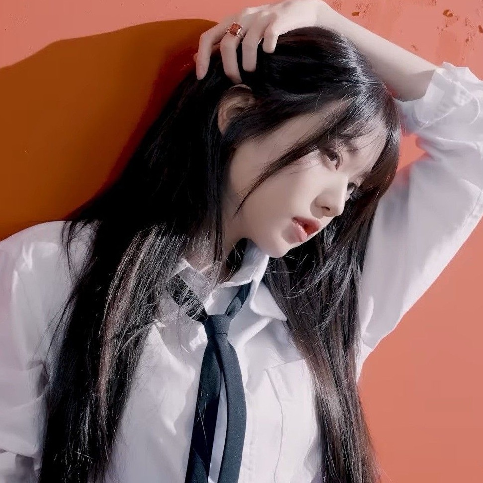 윤지현 image