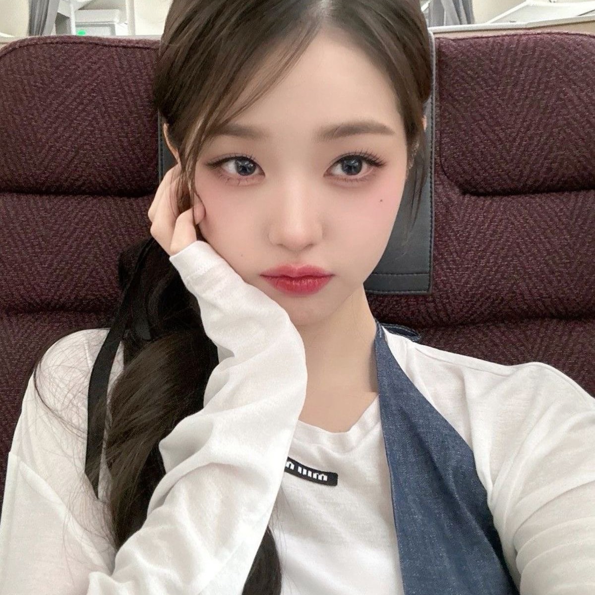 윤지현 image