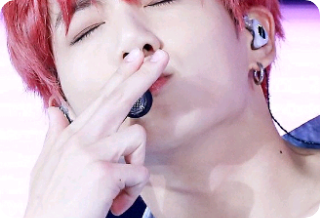 Triángulo amoroso {yandere} thumbnail