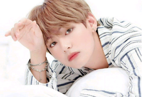 金泰亨皇后，我和皇后对视了。 thumbnail