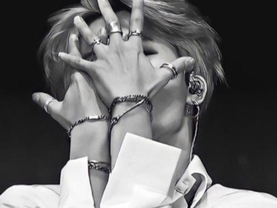 Want to play with your brother? thumbnail