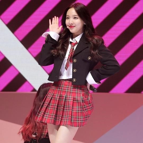 임나연 (18살) image