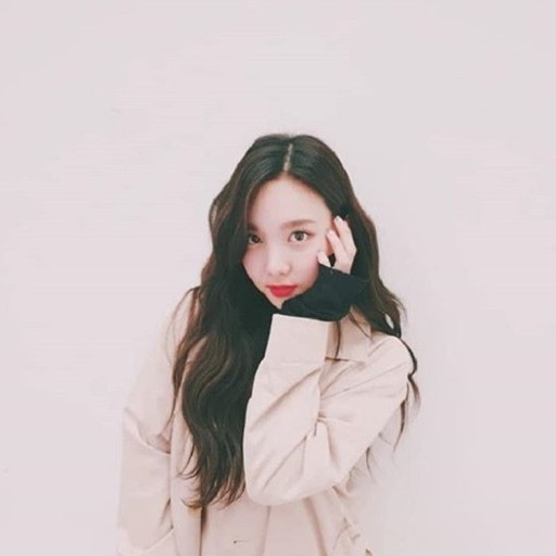 임나연 (18살) image