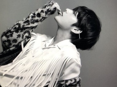 Aku membuka mataku dan ada seorang pria tampan di depanku?! thumbnail