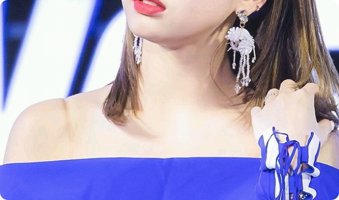 在天空中…… thumbnail