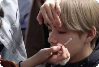 Tôi có phải là chuyên viên trang điểm của BTS không? thumbnail