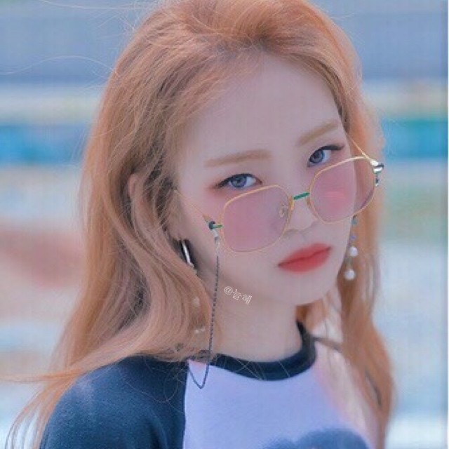 민 은 지 . image