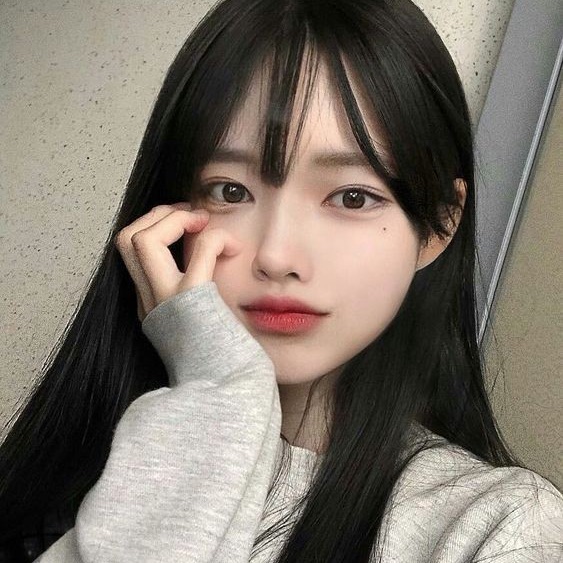 윤 사 라 . image