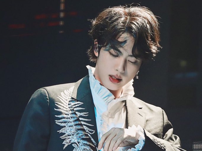 김 석 진 image
