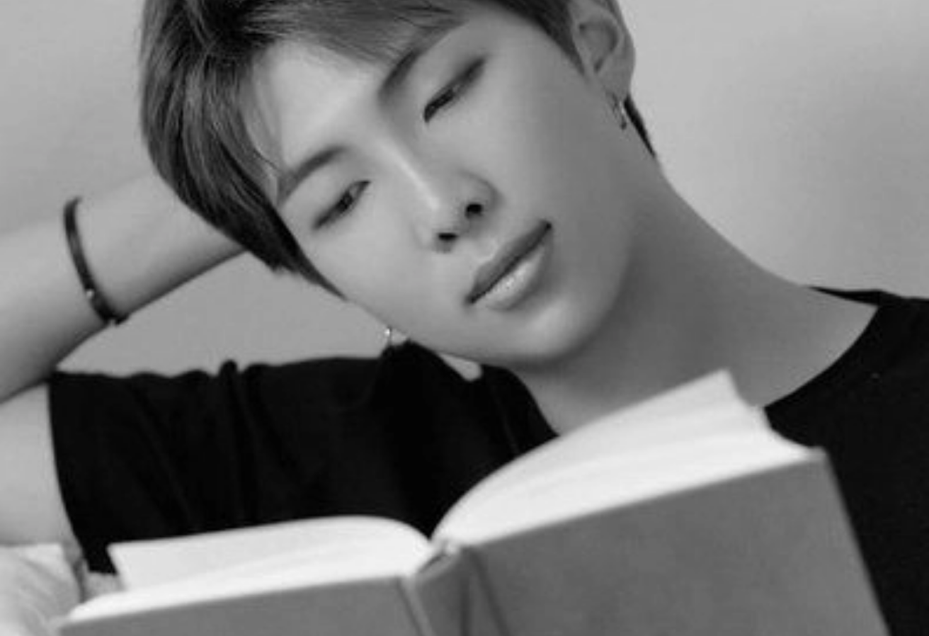 En la sala de lectura de "Cuentos" thumbnail