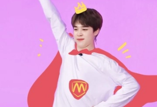 Apakah Jimin adalah siswa pindahan? thumbnail