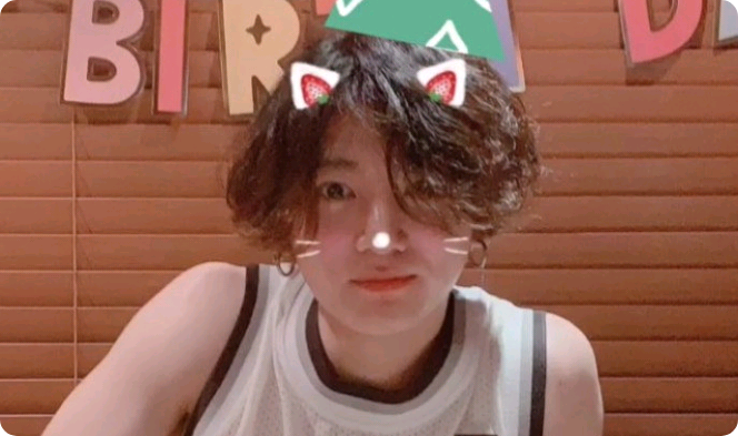 Estoy viviendo con un ser mitad humano, mitad bestia. thumbnail